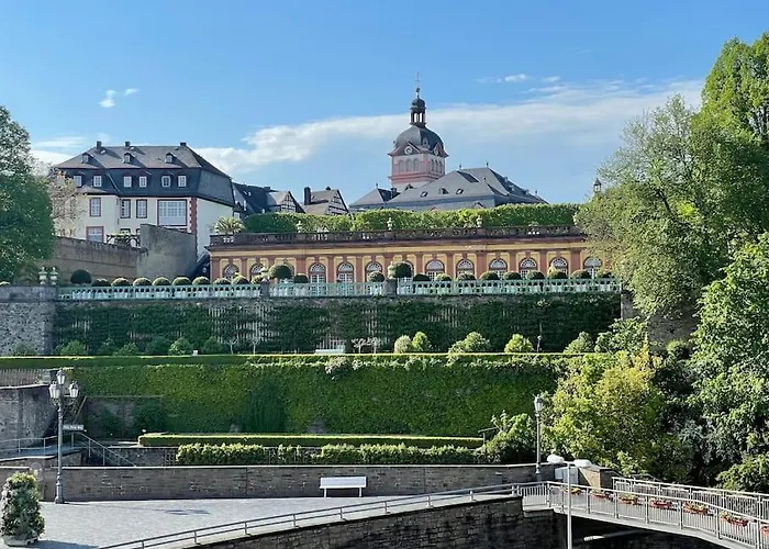 Castle View Living 1 - Best Apartment In Weilburg